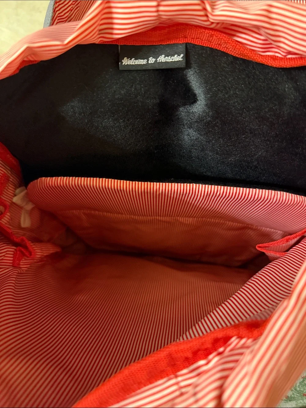 Herschel Supply Company classic herschel